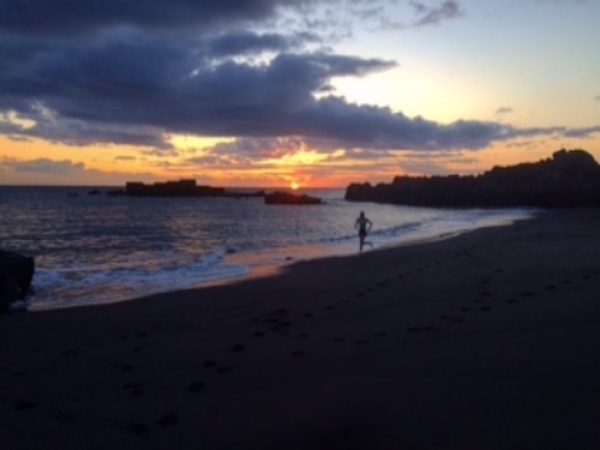 a-mindful-runner-on-the-beach